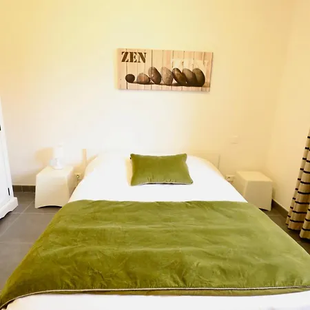 Dom wakacyjny Oceane & Jacuzzi Et Piscine Chauffee *