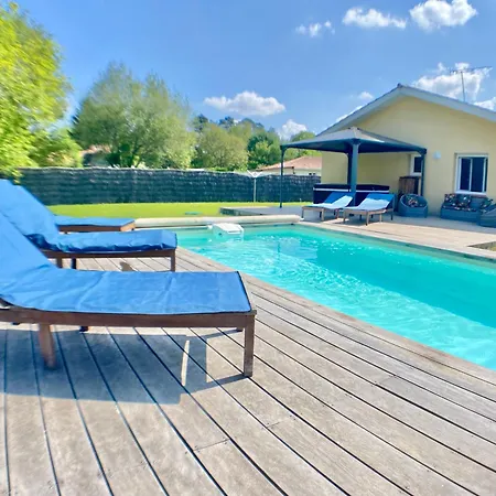 Dom wakacyjny Oceane & Jacuzzi Et Piscine Chauffee