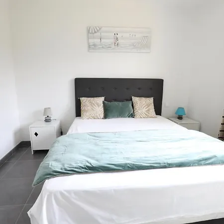 Dom wakacyjny Oceane & Jacuzzi Et Piscine Chauffee