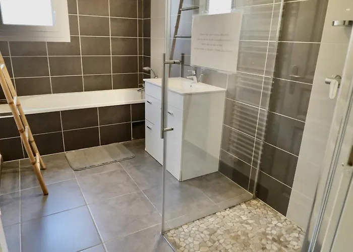 Oceane & Jacuzzi Et Piscine Chauffee *