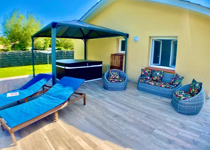 Oceane & Jacuzzi Et Piscine Chauffee 度假居 Sainte-Eulalie-en-Born