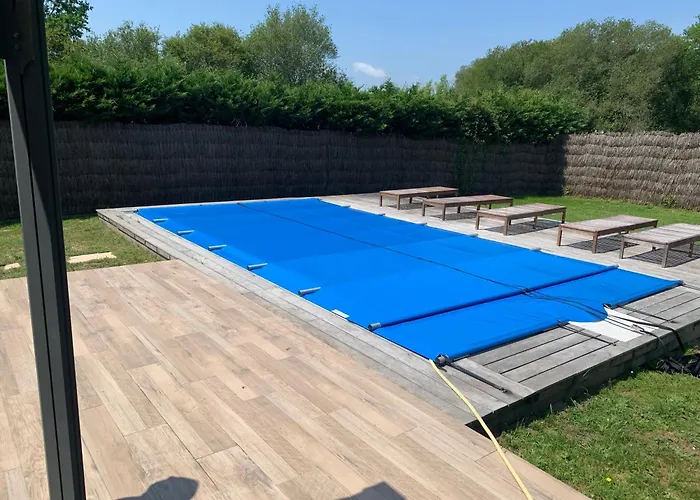 度假居 Oceane & Jacuzzi Et Piscine Chauffee *