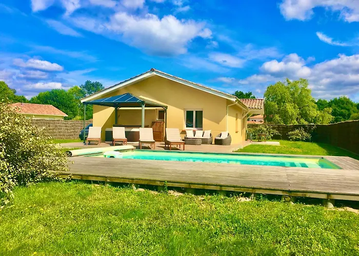 Oceane & Jacuzzi Et Piscine Chauffee بيت للعطل